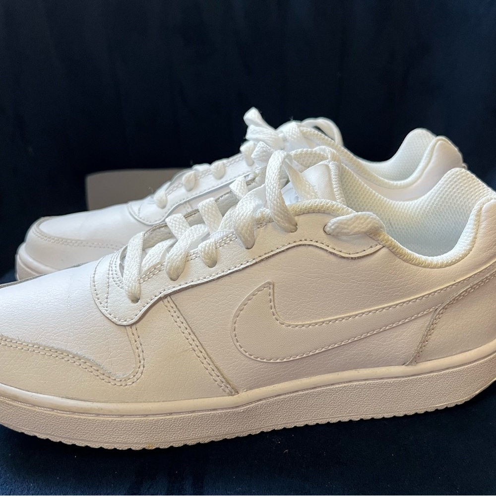 Nike, size 8, white leather tennis shoes